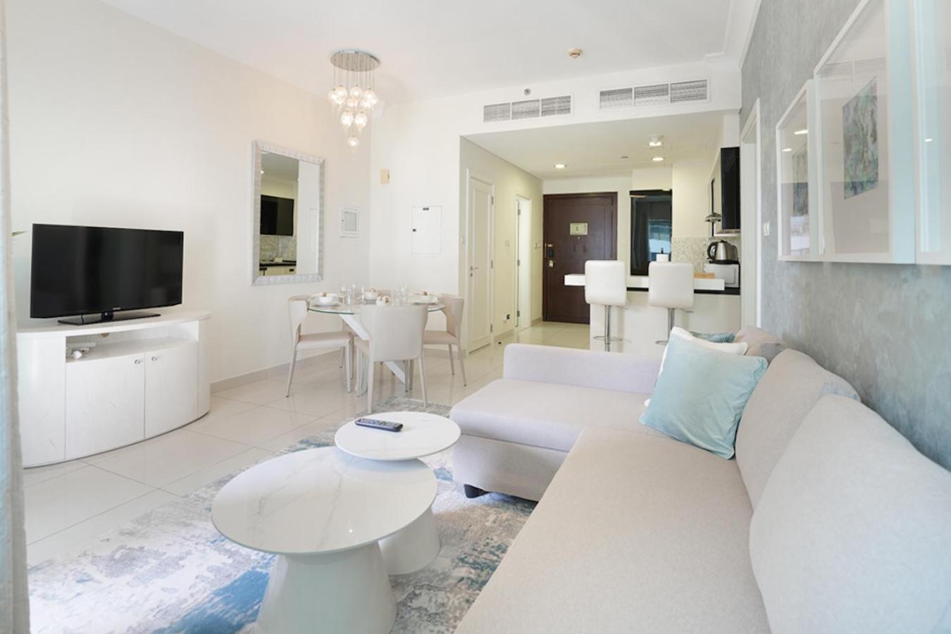 Easygo- Stylish Stu In Damac Hills Artesiad *