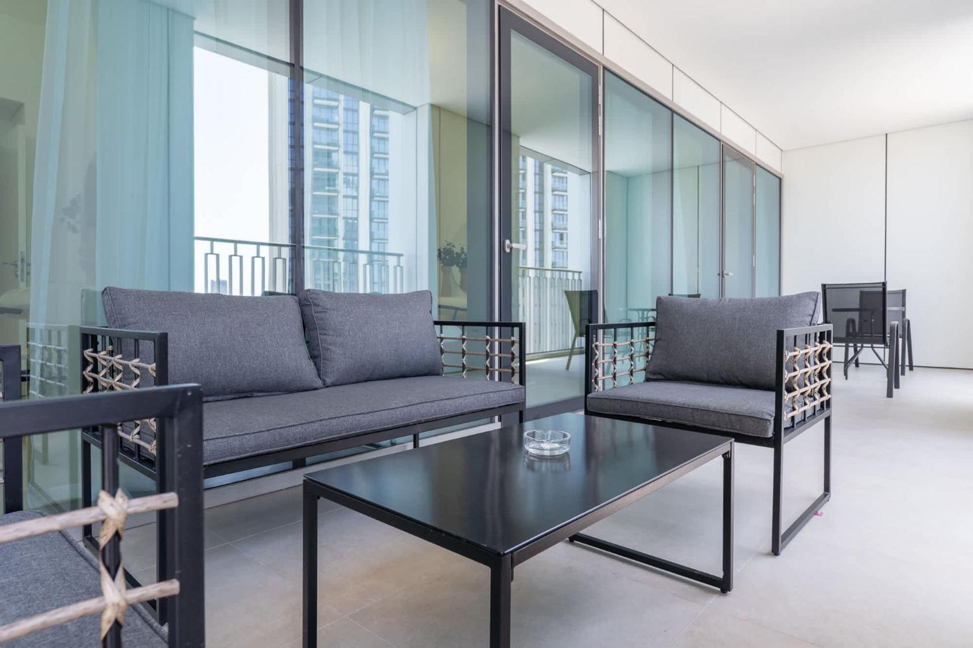 4 Bedroom In Downtown With Full Burj Khalifa Views Apartment *