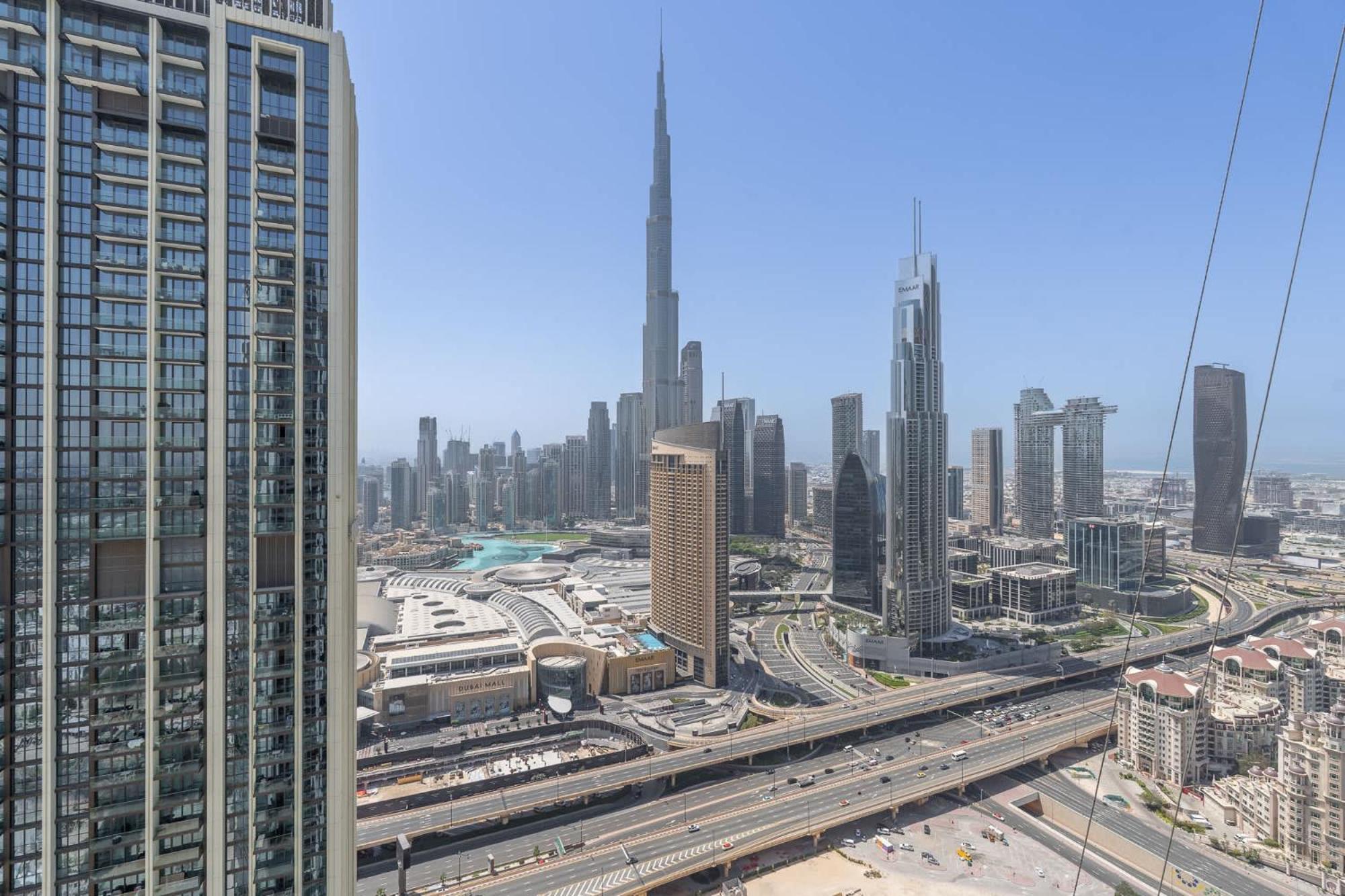4 Bedroom In Downtown With Full Burj Khalifa Views Apartment *