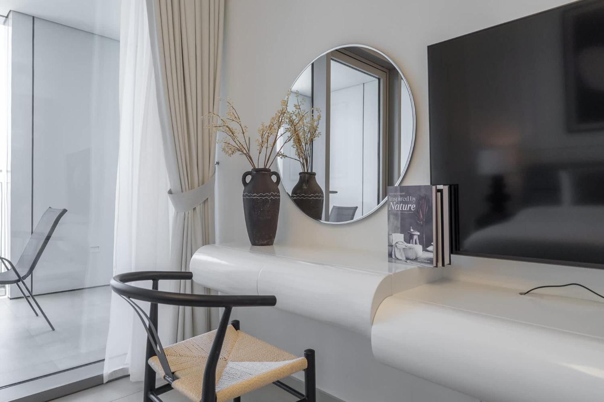 4 Bedroom In Downtown With Full Burj Khalifa Views *