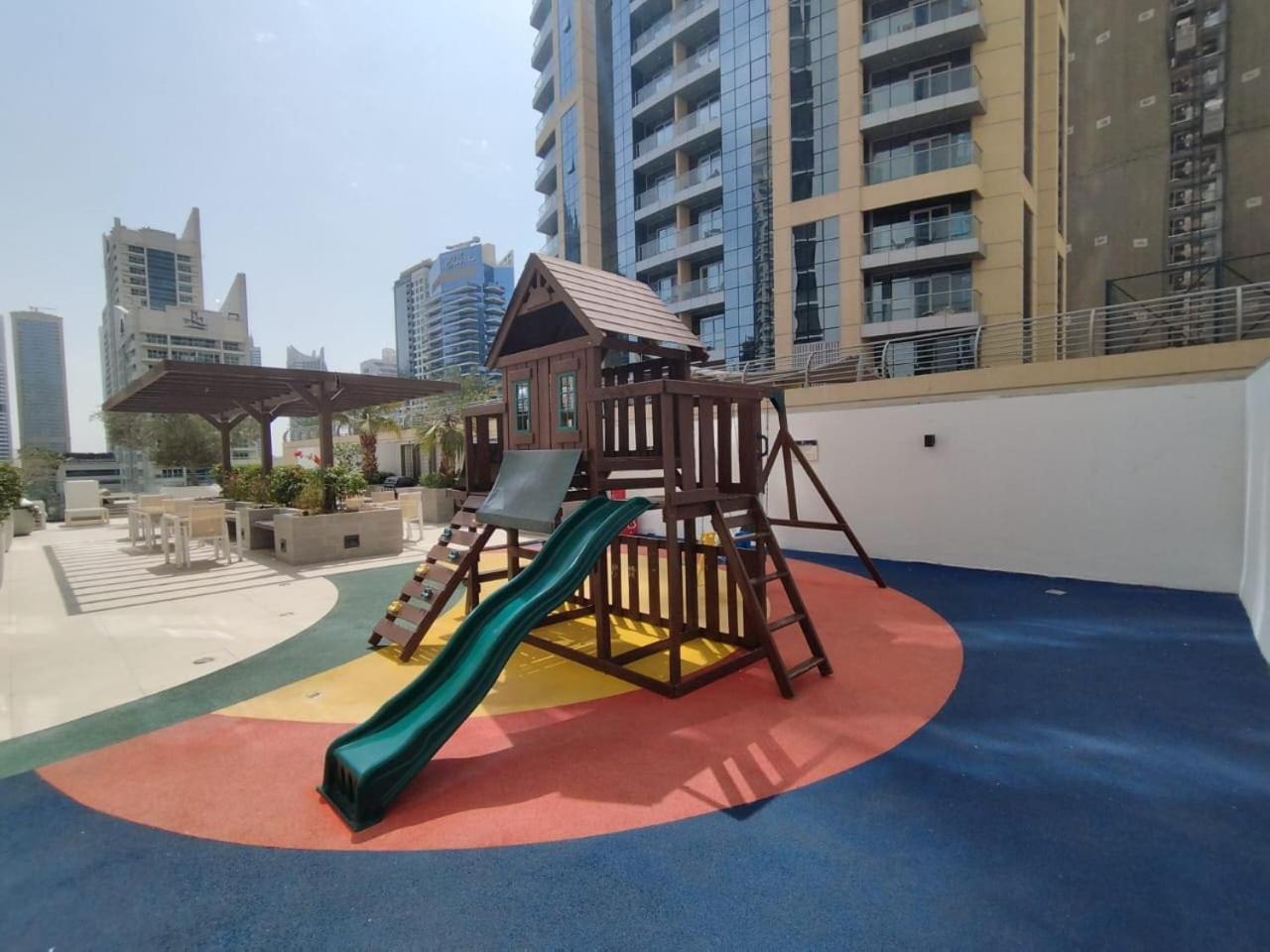 Liv Residences - Airy One Bedroom In Marina *