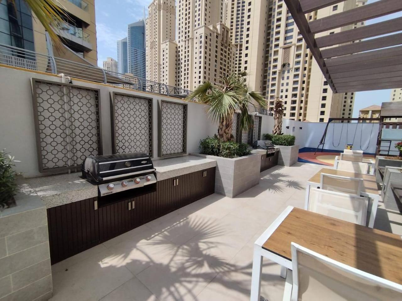 Liv Residences - Airy One Bedroom In Marina *