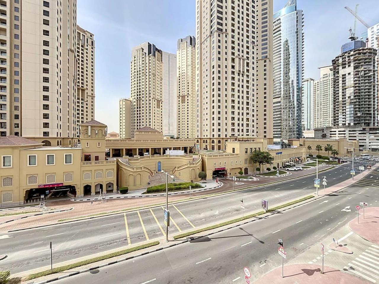 Liv Residences - Airy One Bedroom In Marina * Dubai