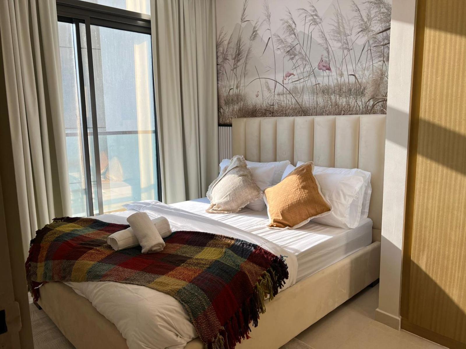 Elegant 2br - Aykon - 4312 * Dubai