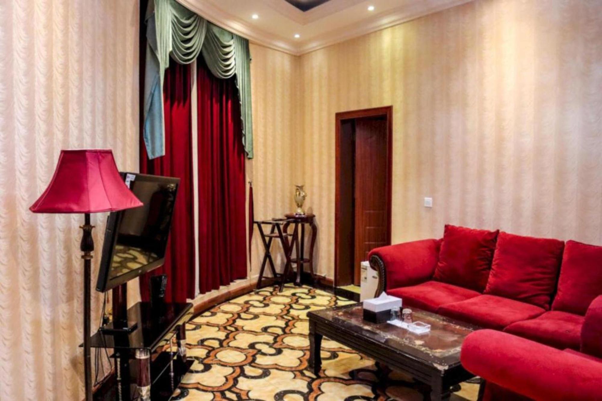 Palette Phoenix Hotel 3*