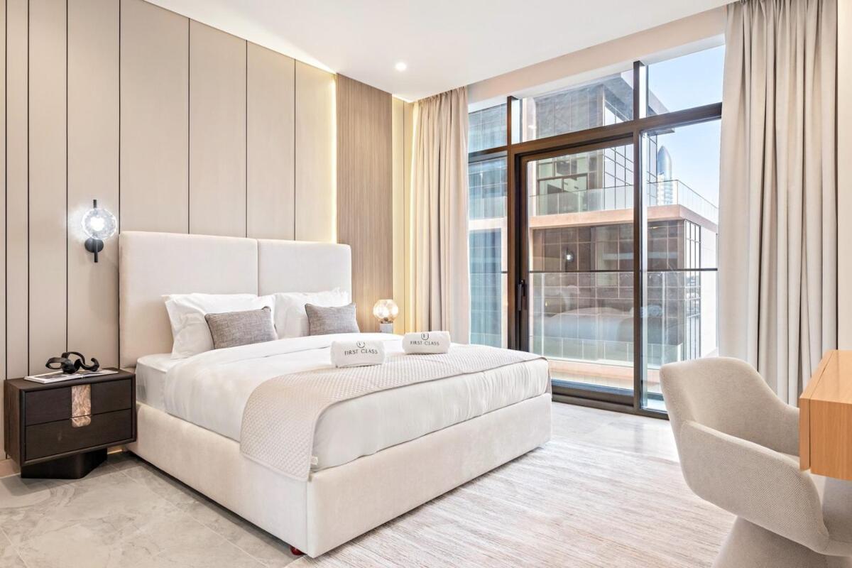First Class 2br Elegant Canal View Retreat