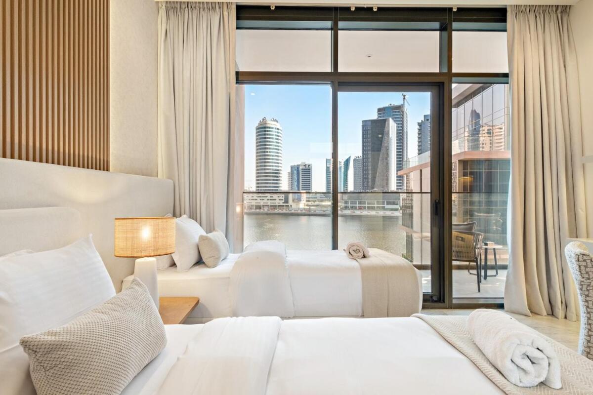 First Class 2br Elegant Canal View Retreat Dubai