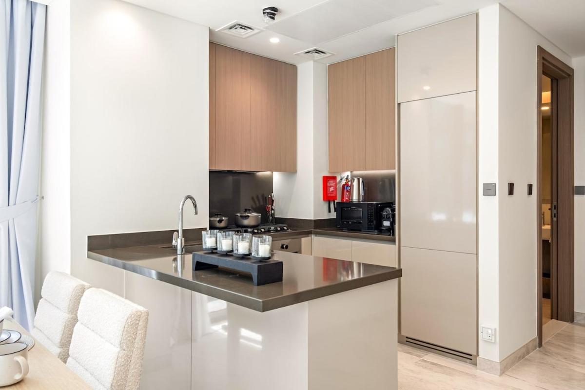 Apartment First Class 2br Elegant Canal View Retreat *