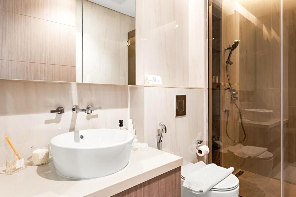 First Class 2br Elegant Canal View Retreat Apartment *