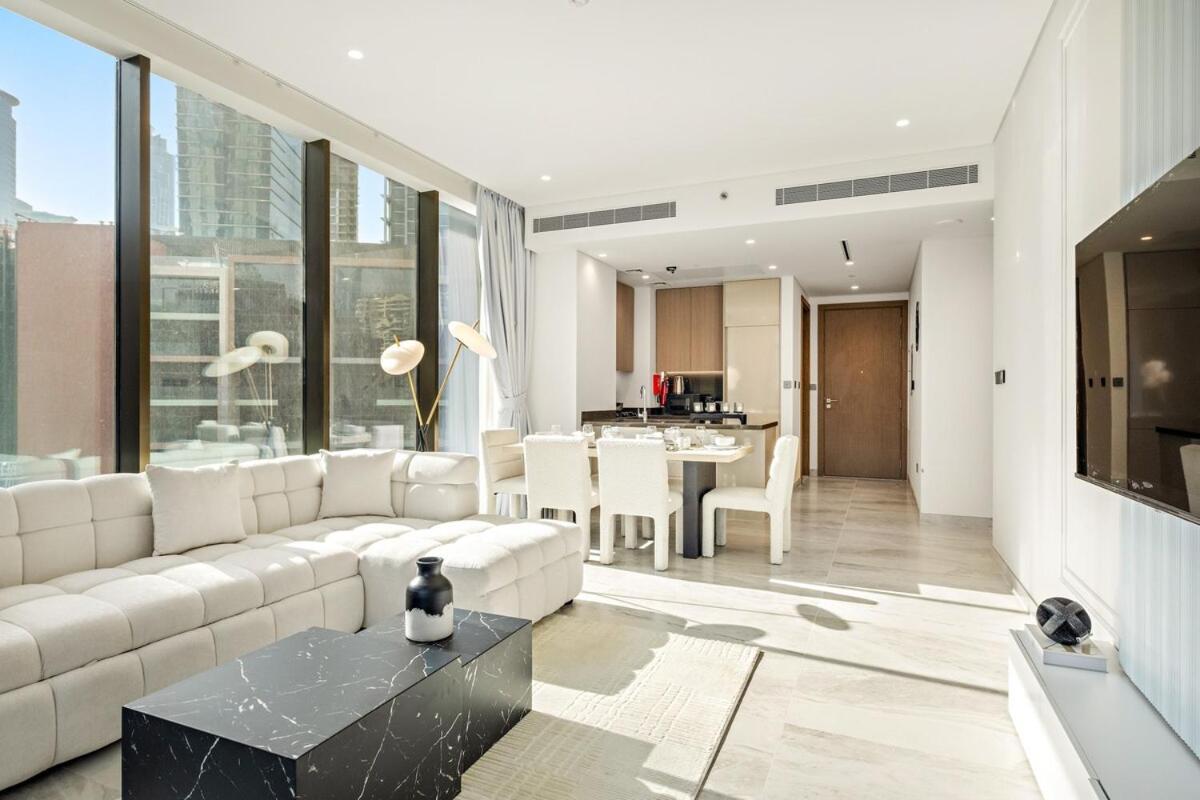 First Class 2br Elegant Canal View Retreat * Dubai