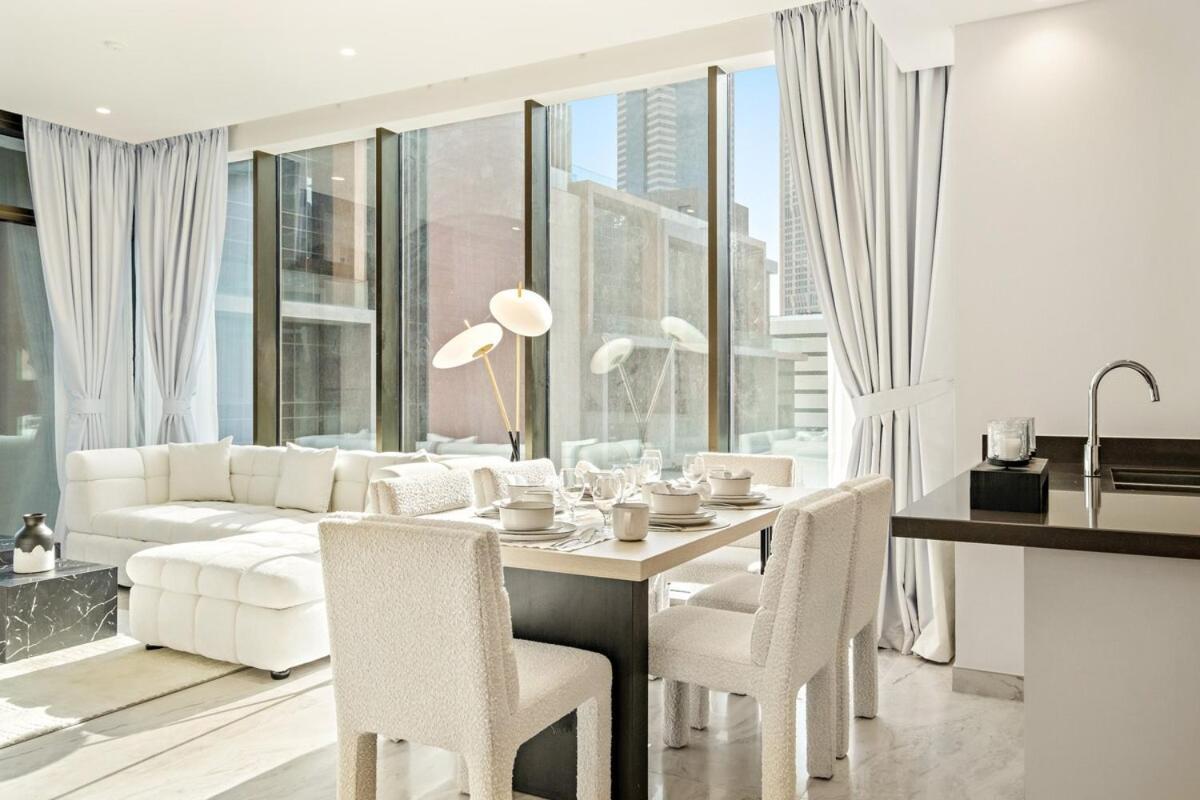 First Class 2br Elegant Canal View Retreat Apartment