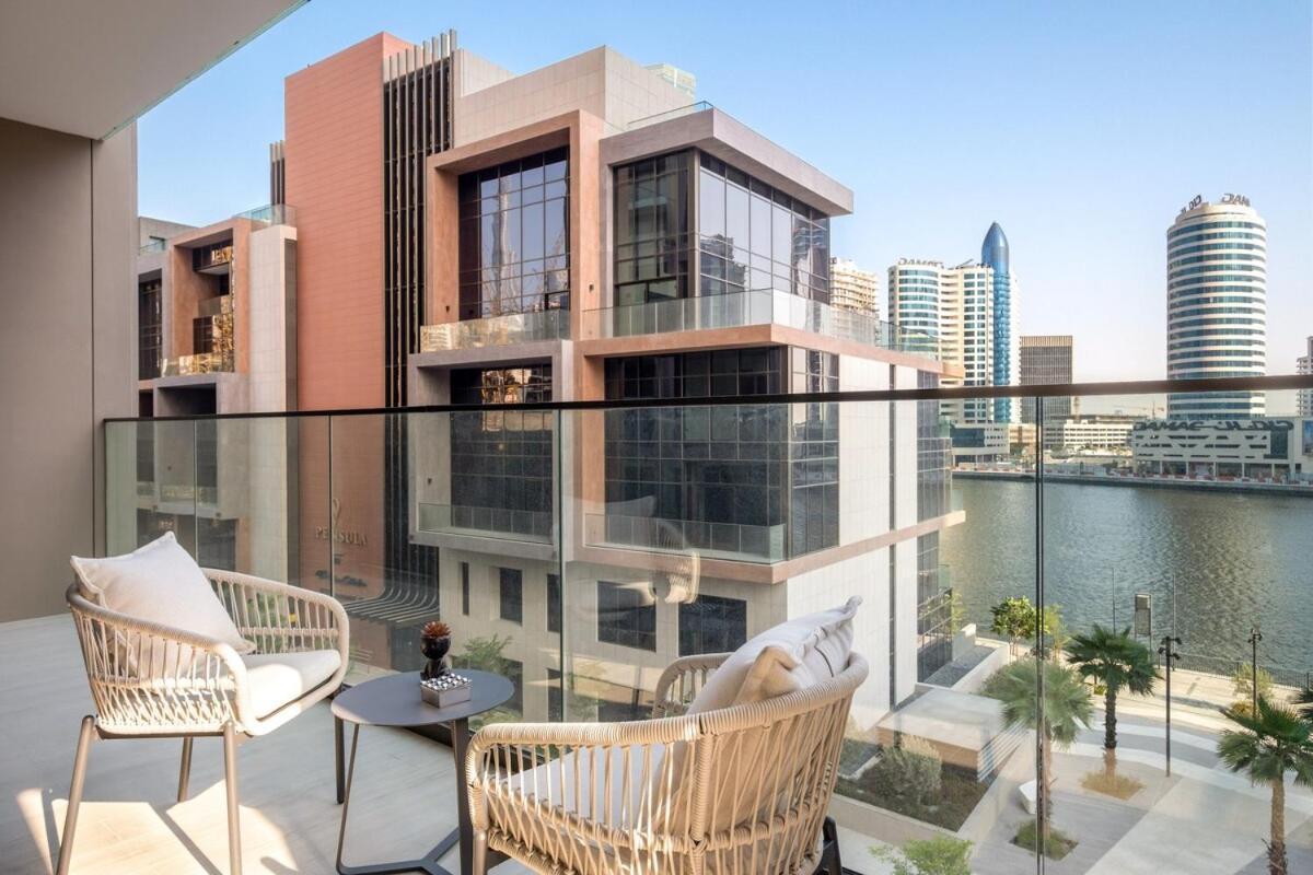 First Class 2br Elegant Canal View Retreat Apartment
