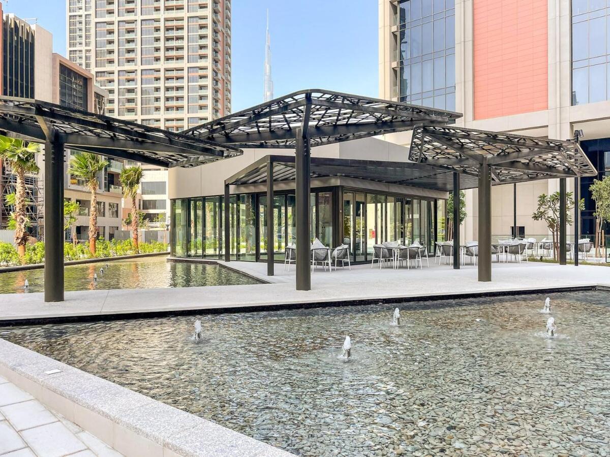 First Class 2br Elegant Canal View Retreat Apartment