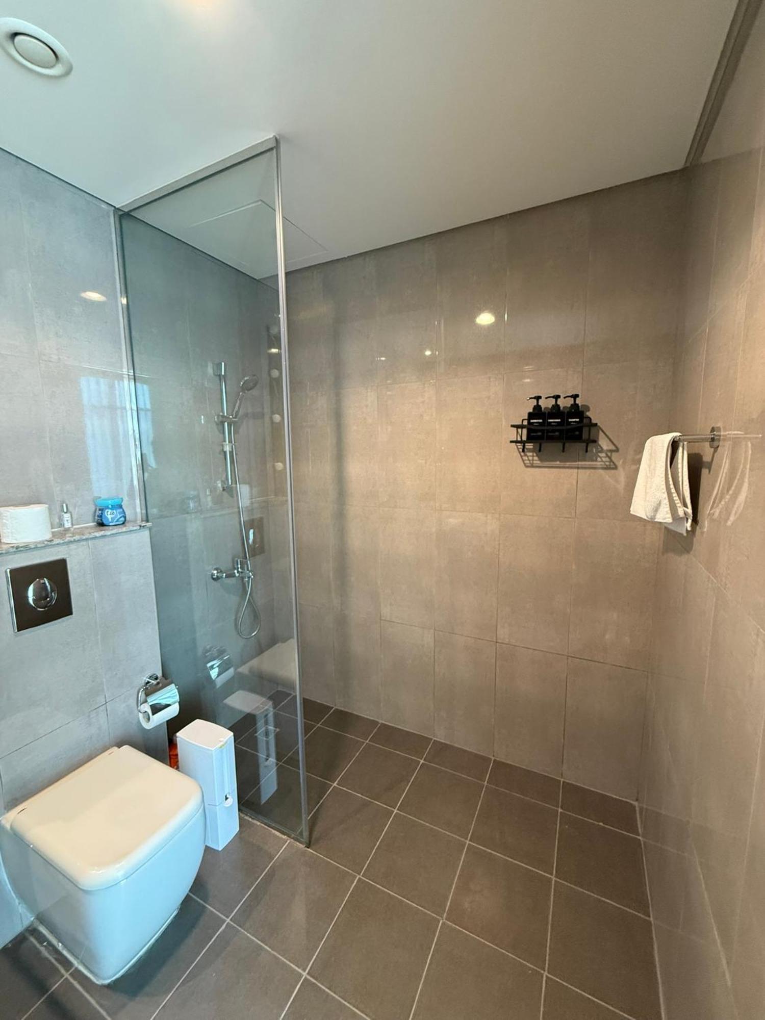 Deluxe 1-bedroom With Pool, 5 Minutes From Mall & Burj Khalifa Apartment *