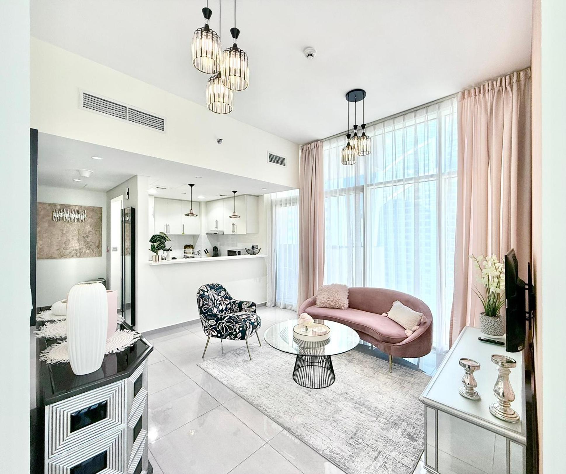 Deluxe 1-bedroom With Pool, 5 Minutes From Mall & Burj Khalifa Dubai