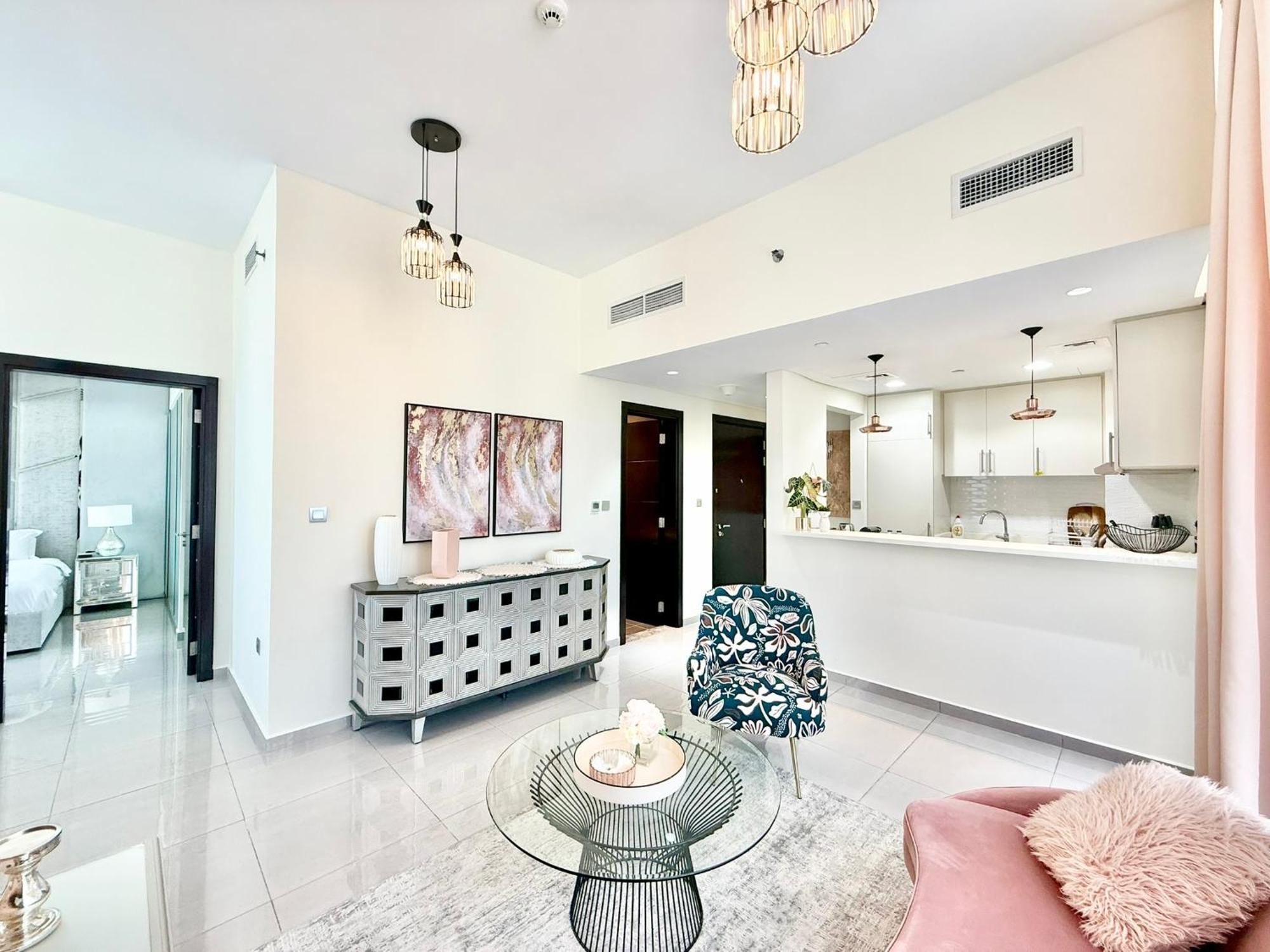Deluxe 1-bedroom With Pool, 5 Minutes From Mall & Burj Khalifa Apartment *