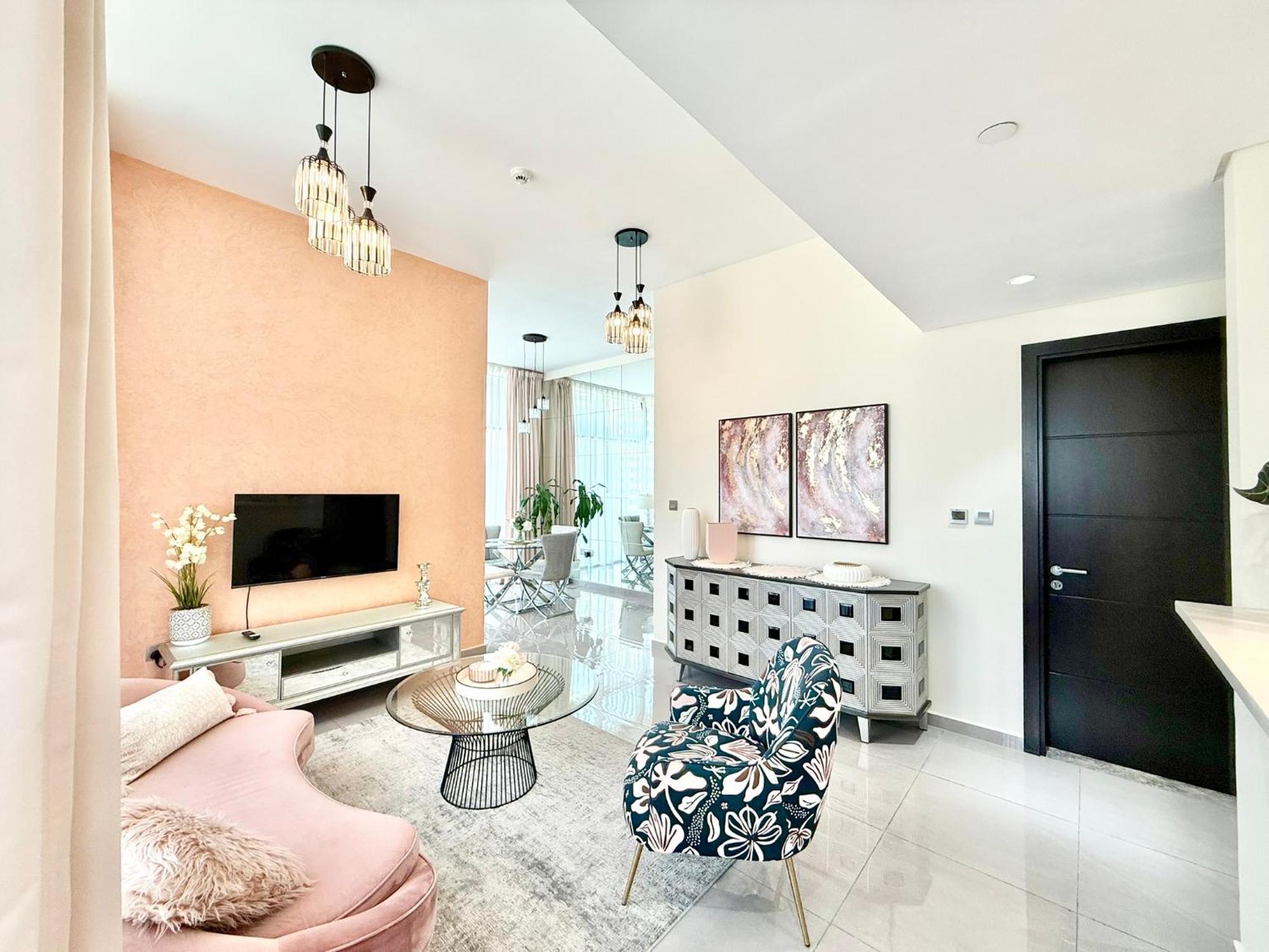 Deluxe 1-bedroom With Pool, 5 Minutes From Mall & Burj Khalifa * Dubai
