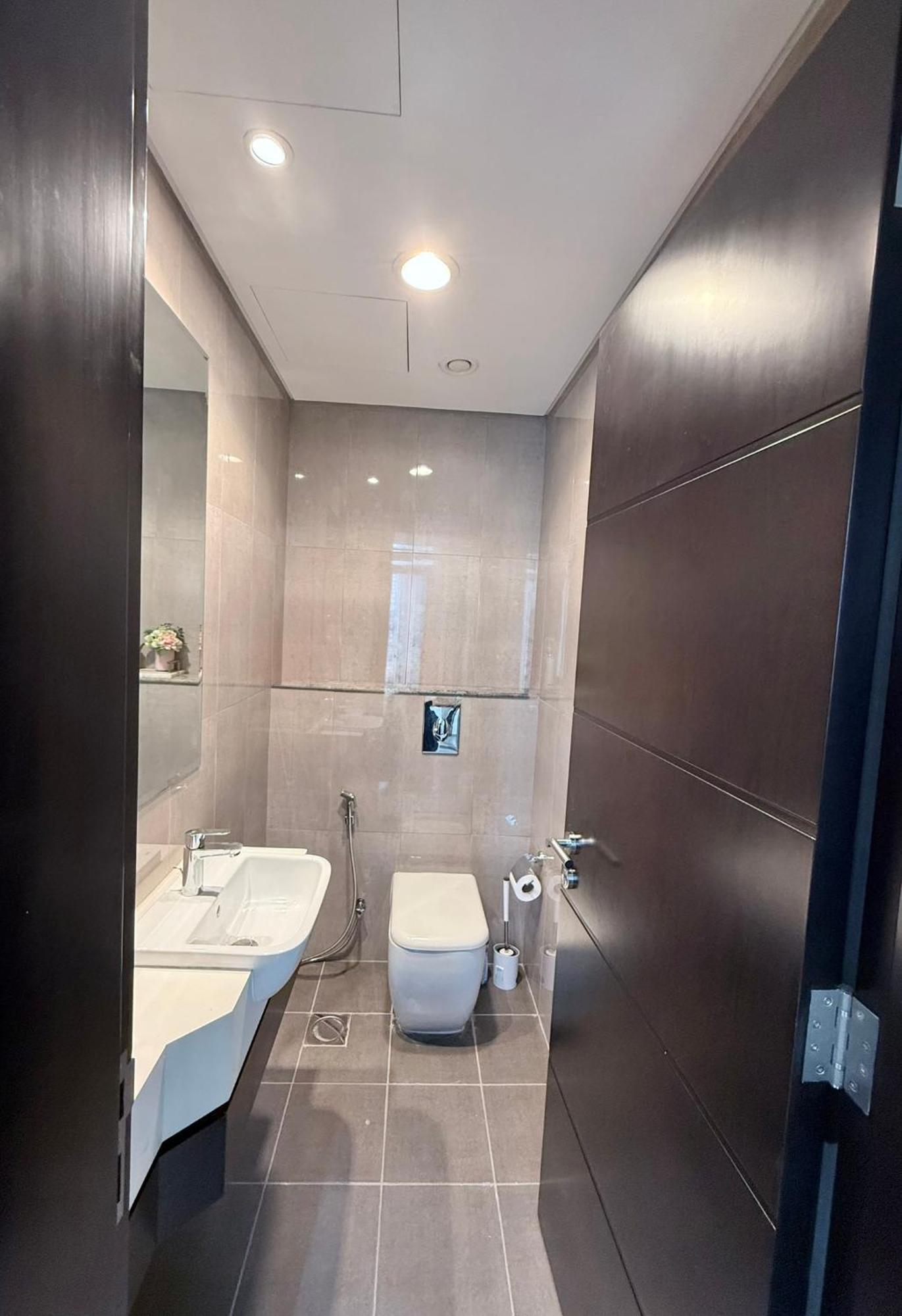 Apartment Deluxe 1-bedroom With Pool, 5 Minutes From Mall & Burj Khalifa