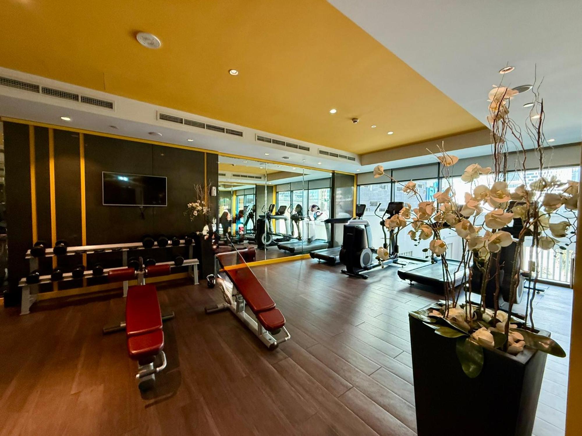 Deluxe 1-bedroom With Pool, 5 Minutes From Mall & Burj Khalifa Apartment