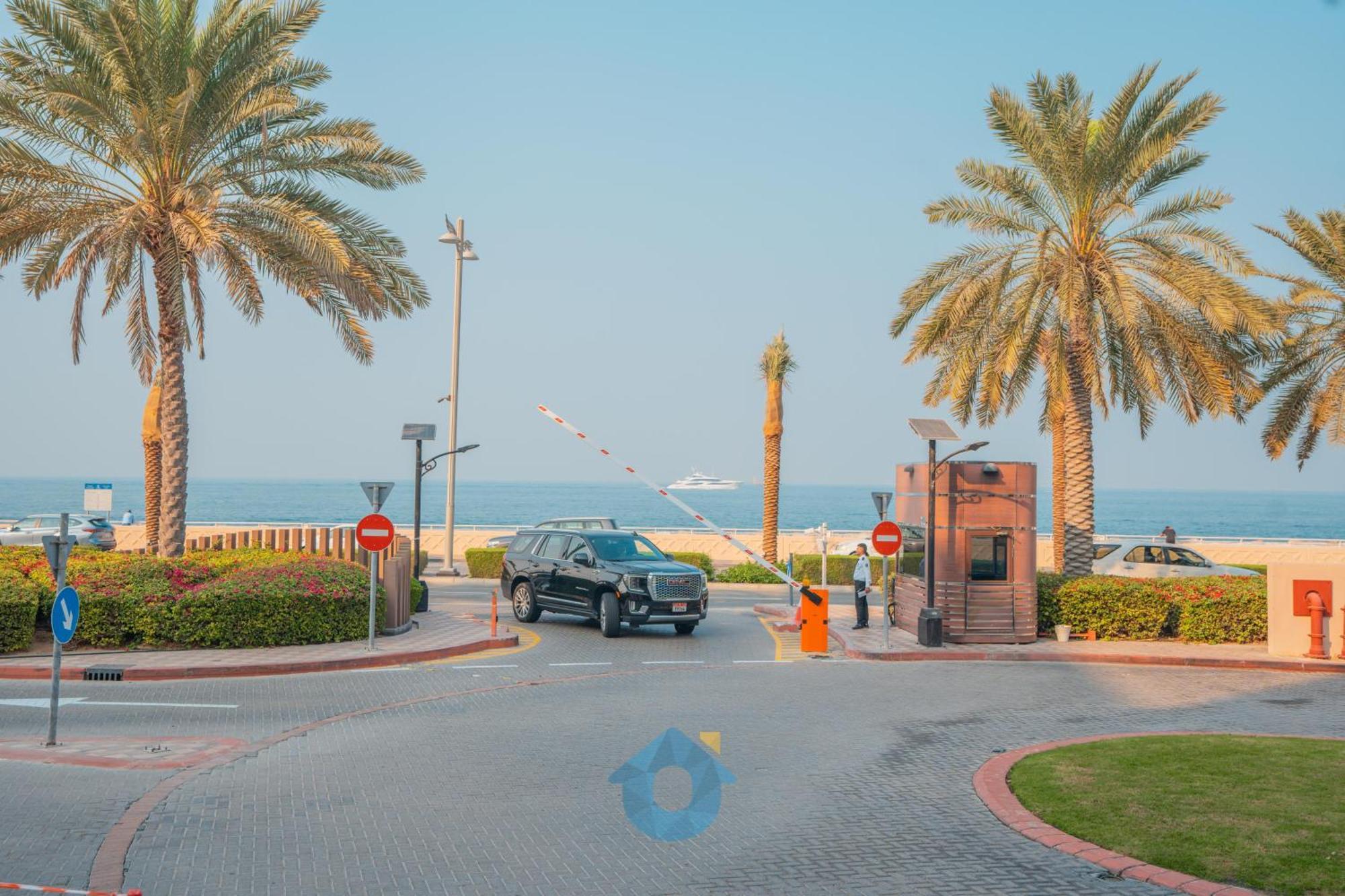 Apartment 237sa Chic 1-bhk With Balcony In Palm Jumeirah