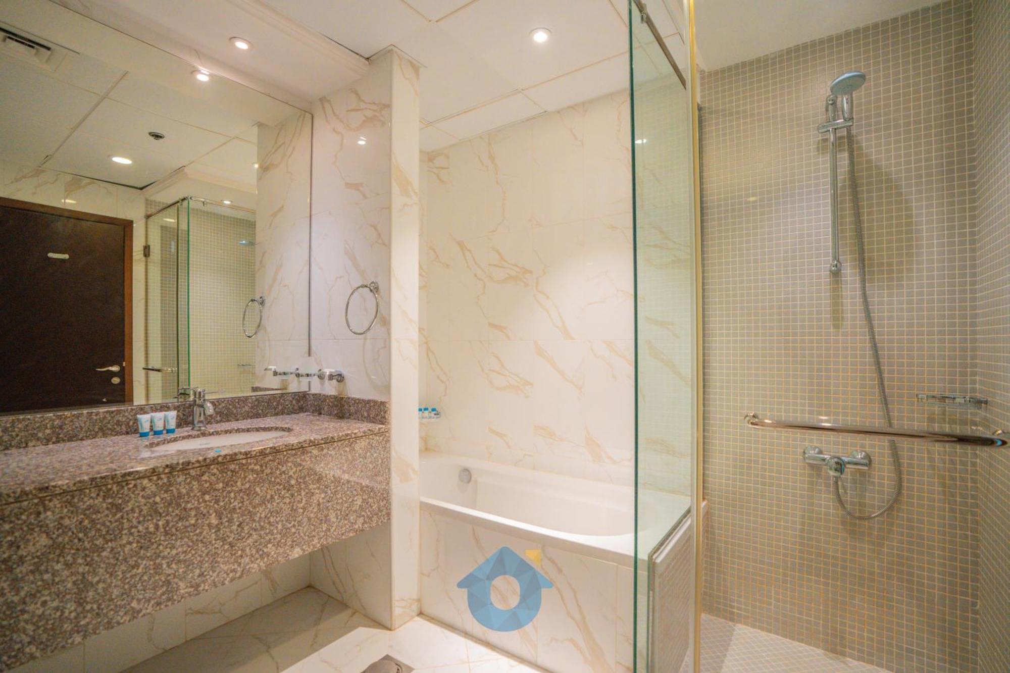 Apartment 237sa Chic 1-bhk With Balcony In Palm Jumeirah *