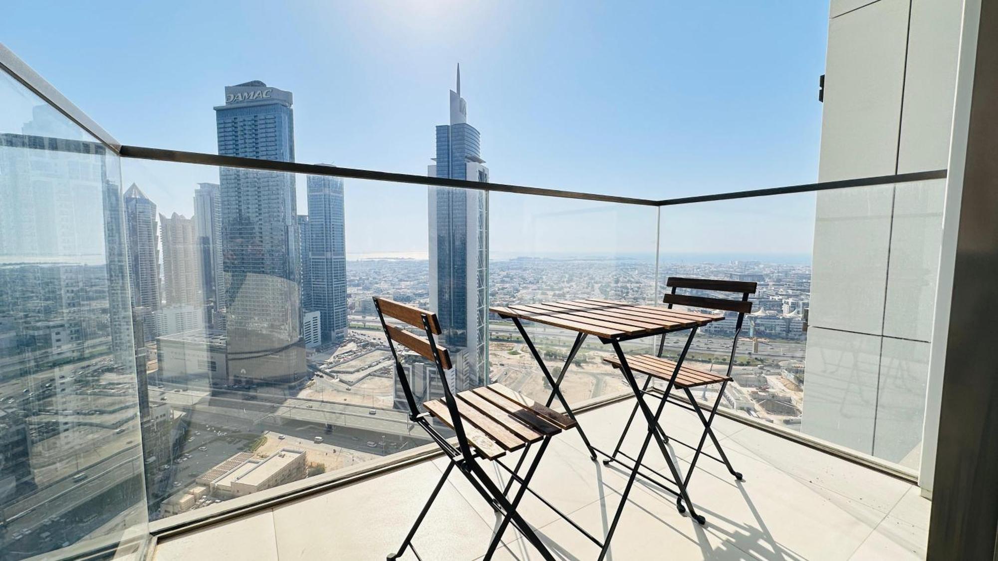 Luxury 1-bedroom At Burj Crown