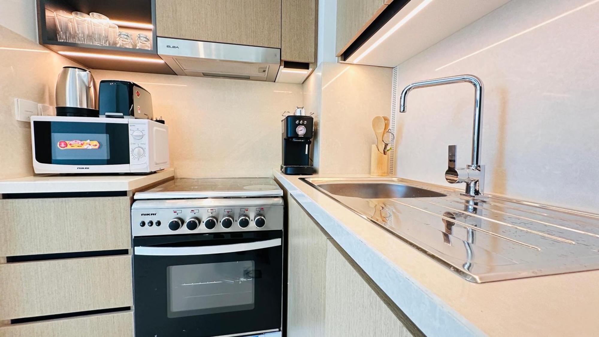Luxury 1-bedroom At Burj Crown * Dubai