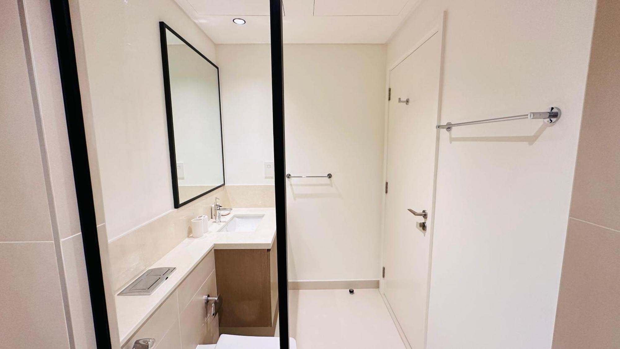 Luxury 1-bedroom At Burj Crown *