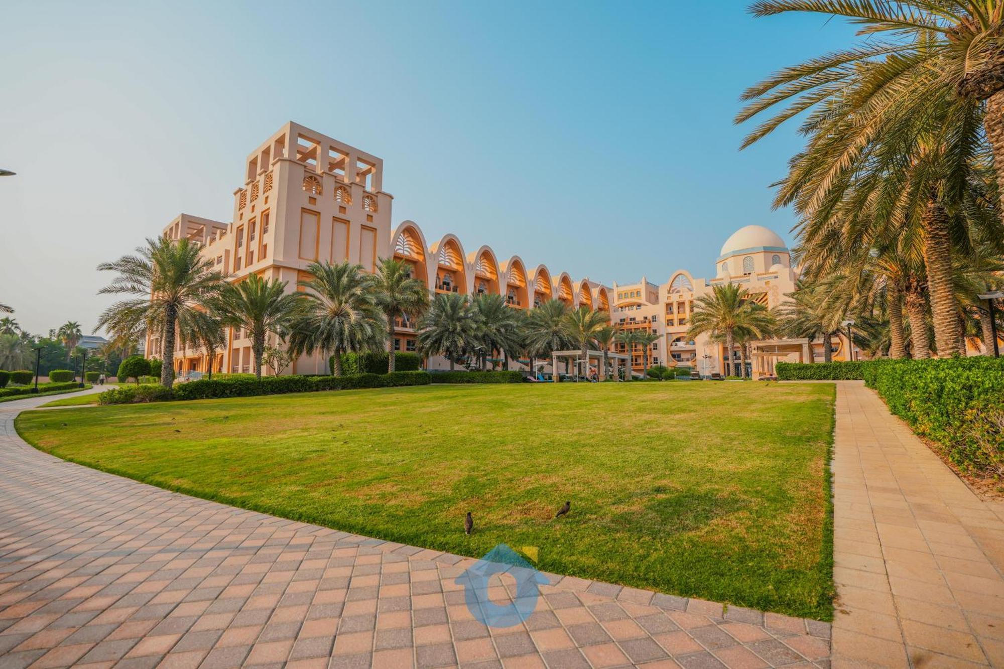 110sa Scenic Pool Bliss 1-bhk In Palm Jumeirah Dubai