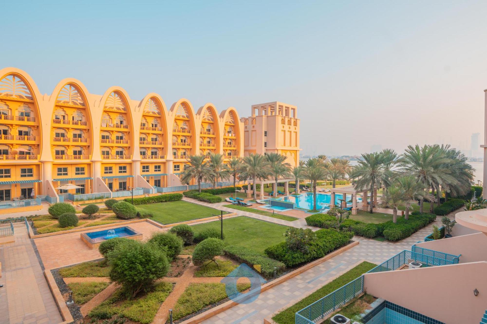 110sa Scenic Pool Bliss 1-bhk In Palm Jumeirah Apartment