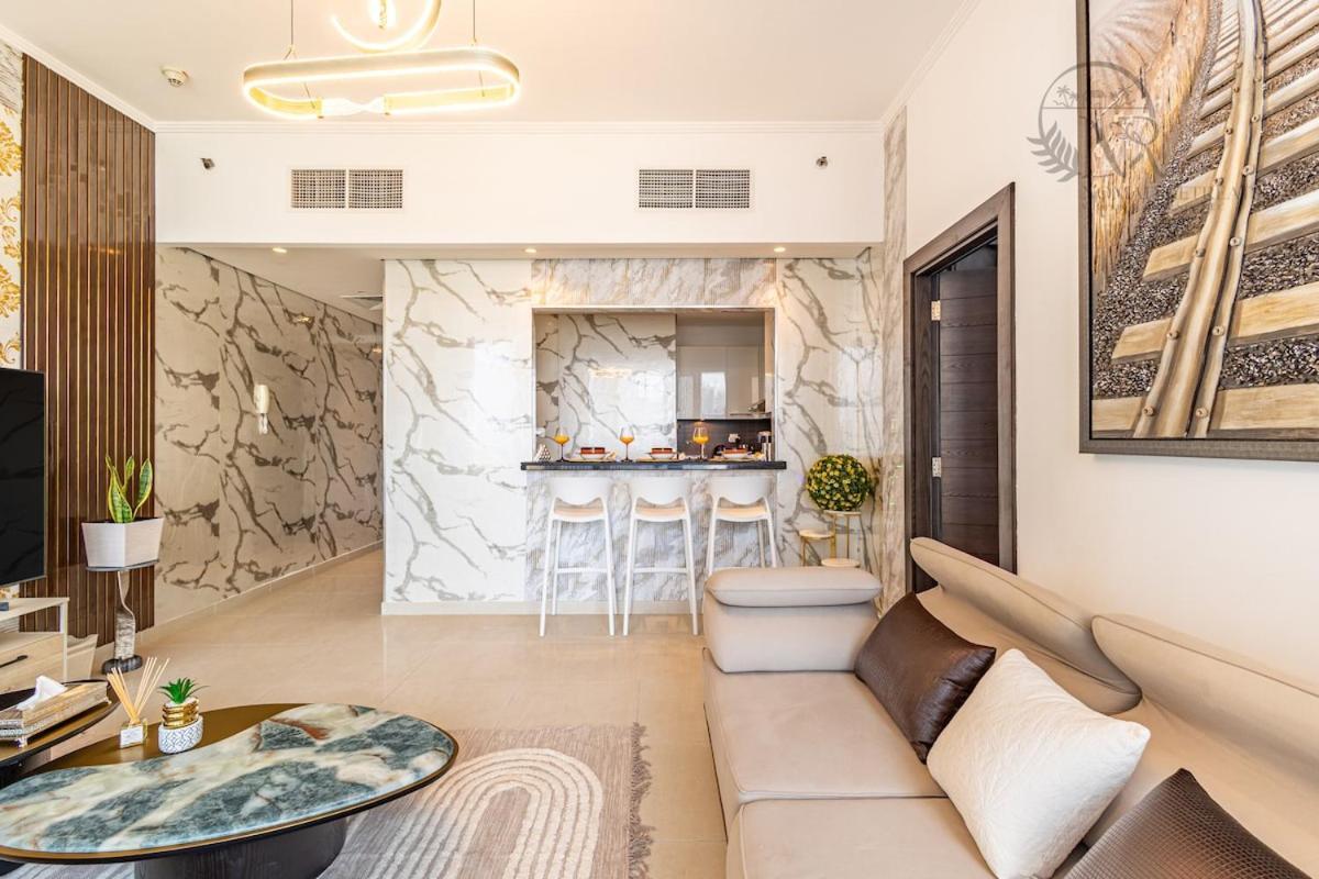 Nomad Retreats- Silverene Tower Marina View Apartment