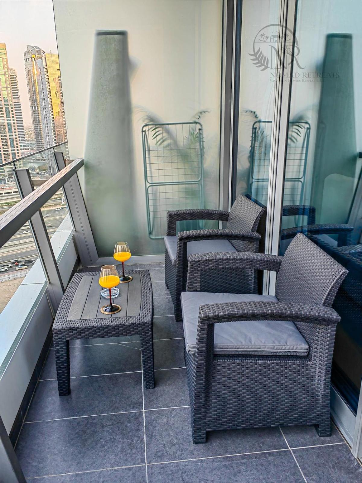 Nomad Retreats- Silverene Tower Marina View Apartment