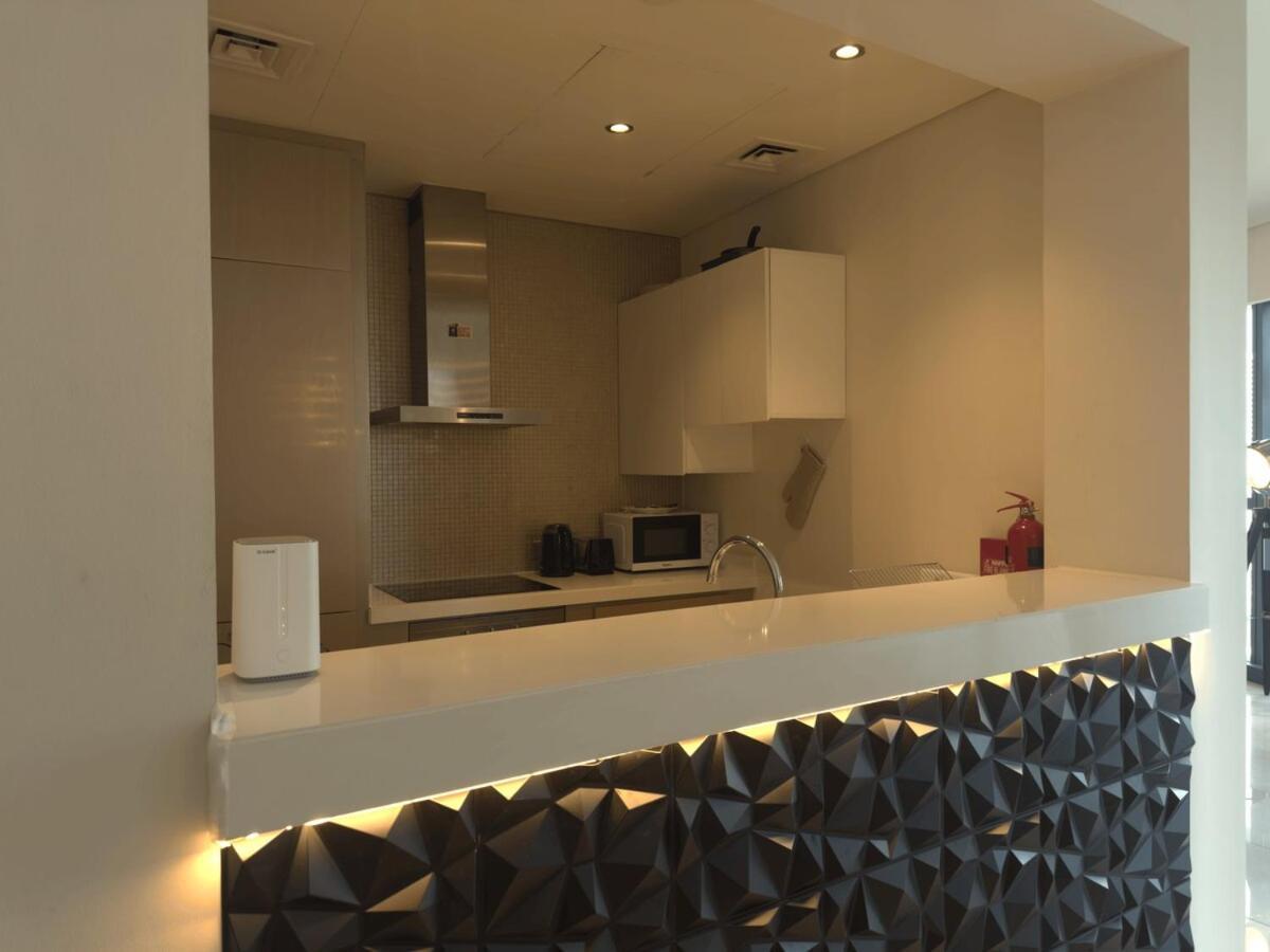 New! Hollywooddxb Burj Khalifa View - 6min To Mall Apartment