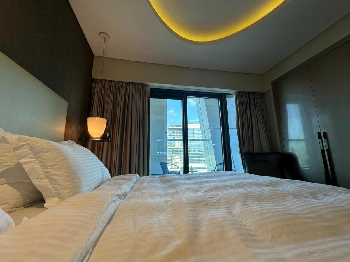 New! Hollywooddxb Burj Khalifa View - 6min To Mall Apartment