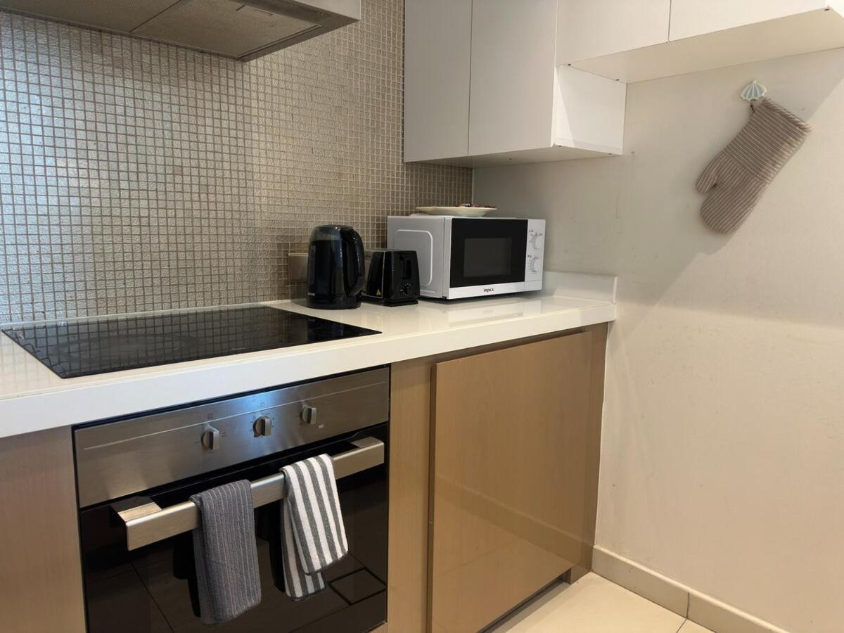 New! Hollywooddxb Burj Khalifa View - 6min To Mall Apartment