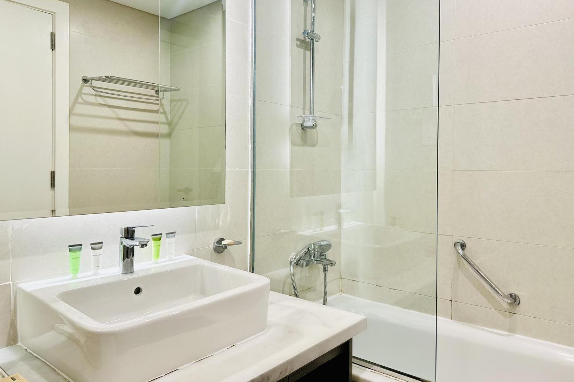 Vserve - Stylish Specious - 1 Bedroom With Canal View * Dubai