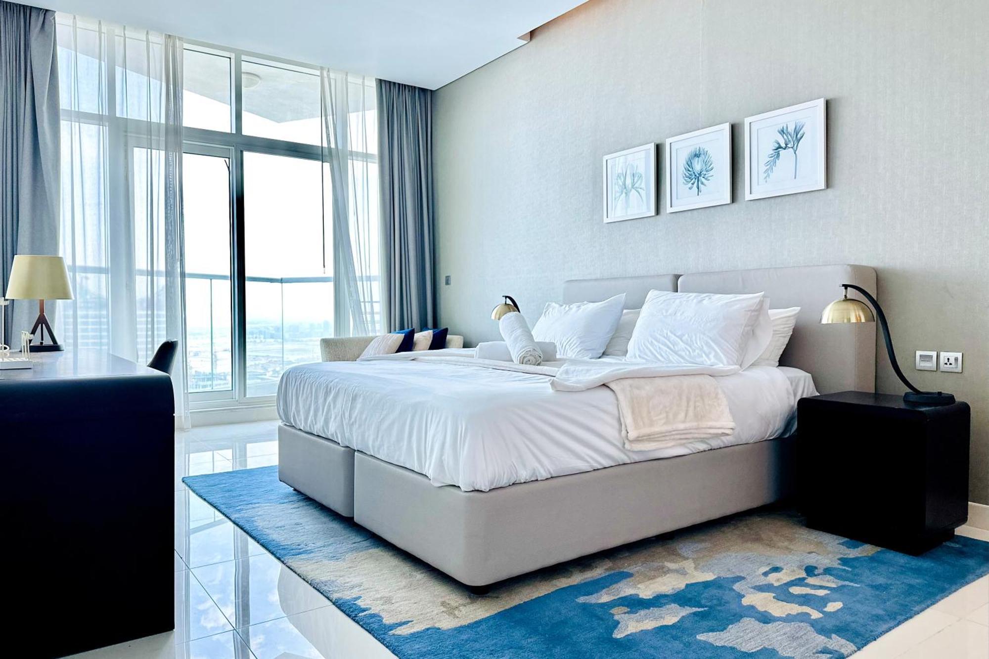 Vserve - Stylish Specious - 1 Bedroom With Canal View