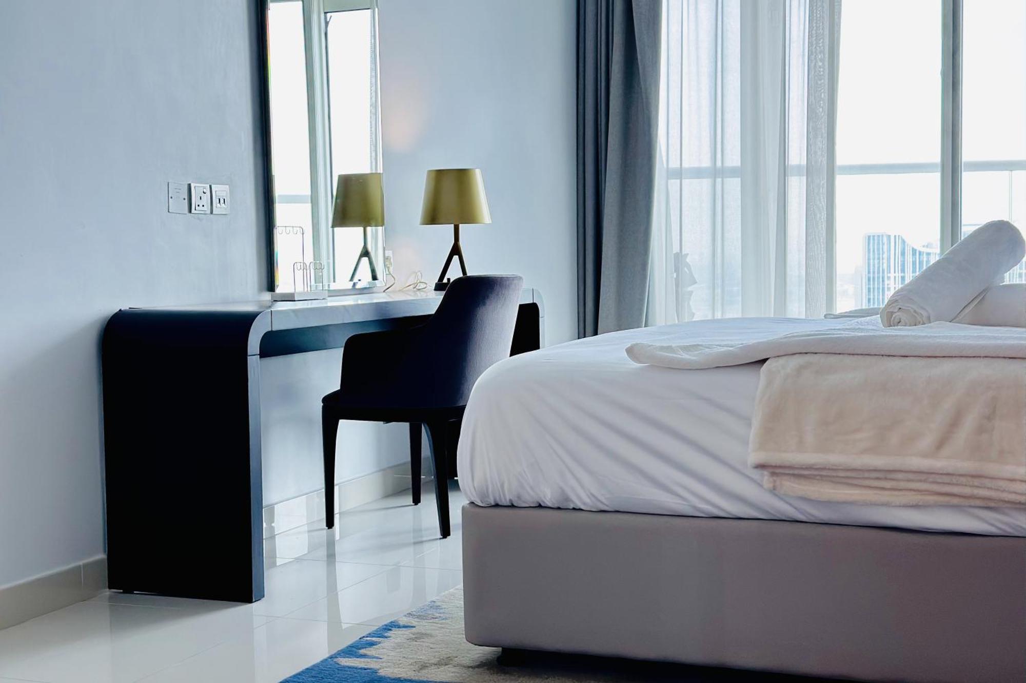 Apartment Vserve - Stylish Specious - 1 Bedroom With Canal View Dubai