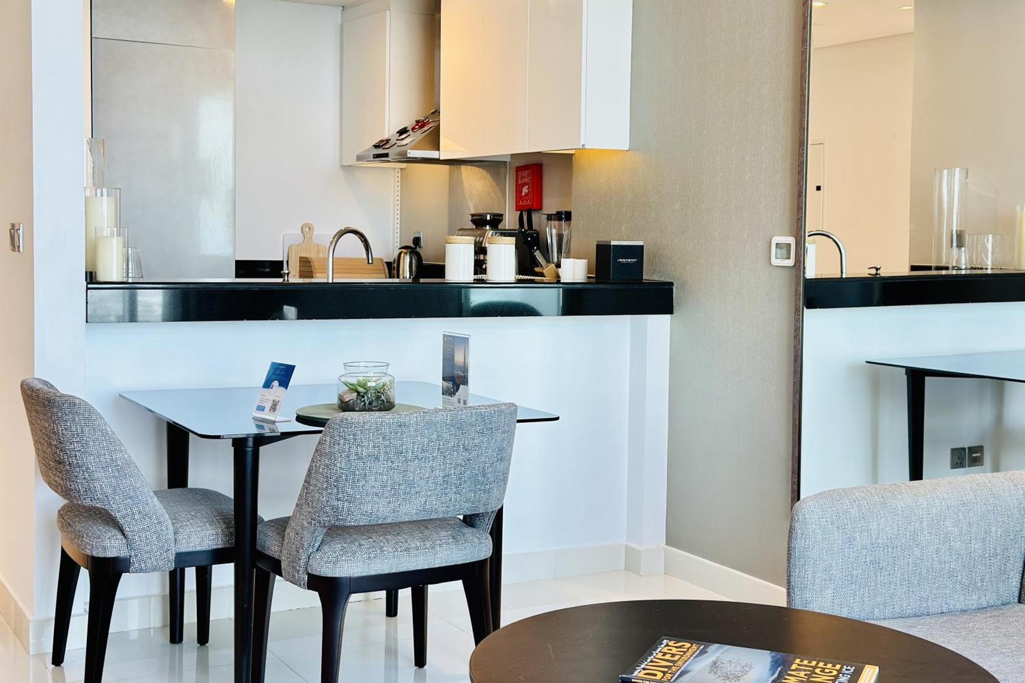 Apartment Vserve - Stylish Specious - 1 Bedroom With Canal View Dubai