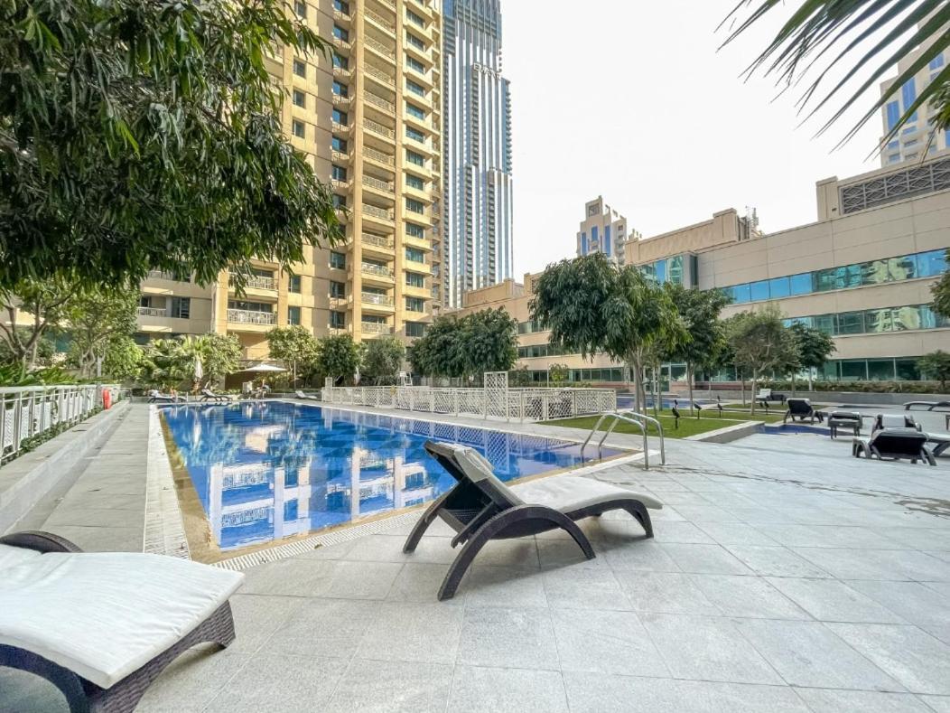 Upscale 2br With Breathtaking Burj Views *