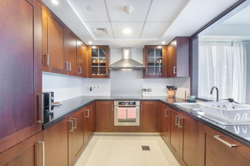 Upscale 2br With Breathtaking Burj Views Apartment *