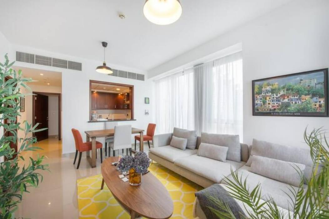 Upscale 2br With Breathtaking Burj Views *