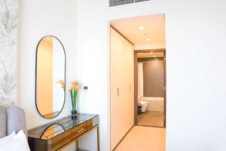 Modern 1br - World Trade Center Apartment Dubai