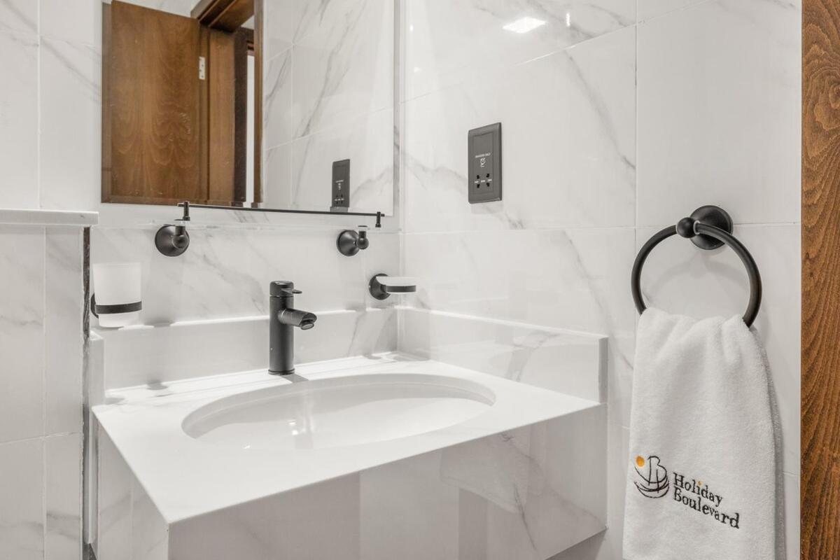 Apartment Modern 1br Hideaway - Peaceful & - Boulevard Dubai