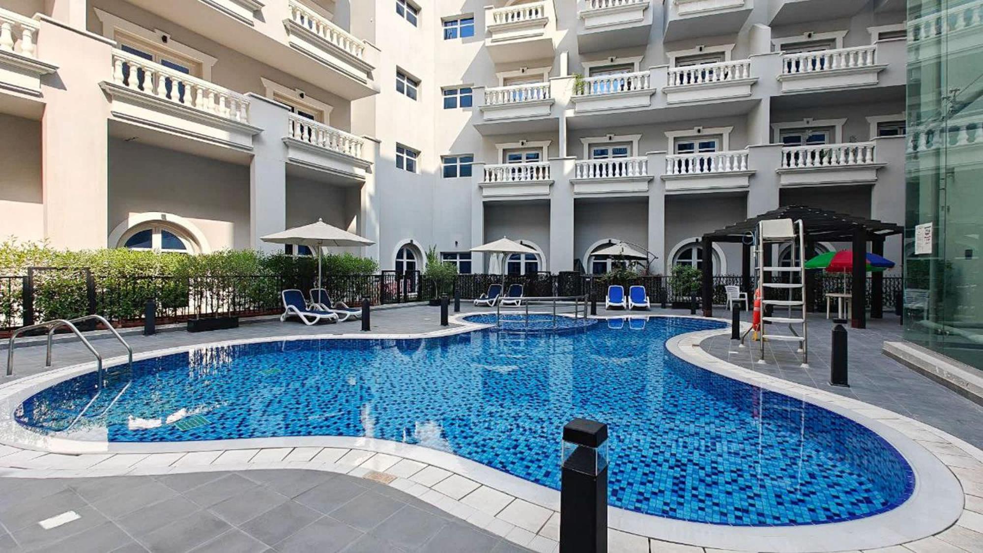 Stylish And Spacious In Vibrant Jvc, Apartment *