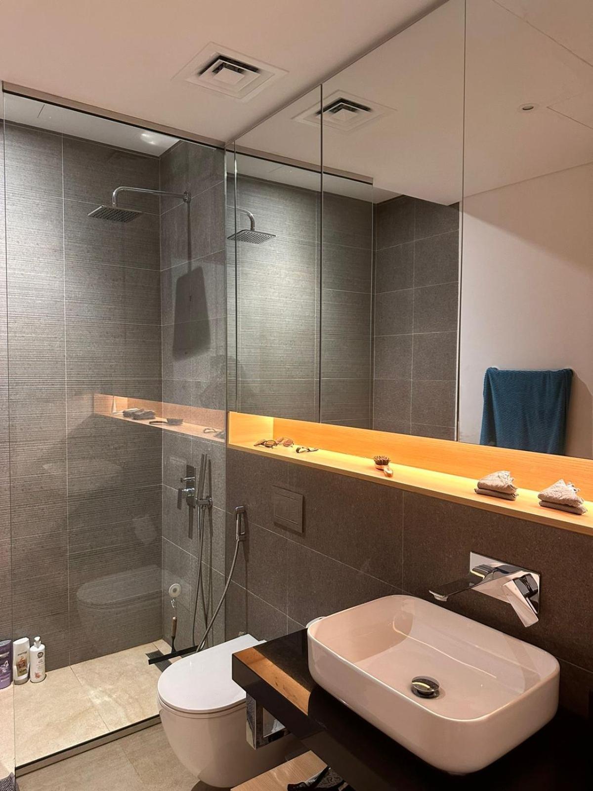 Stylish Urban-jungle-studio In Al Barari,