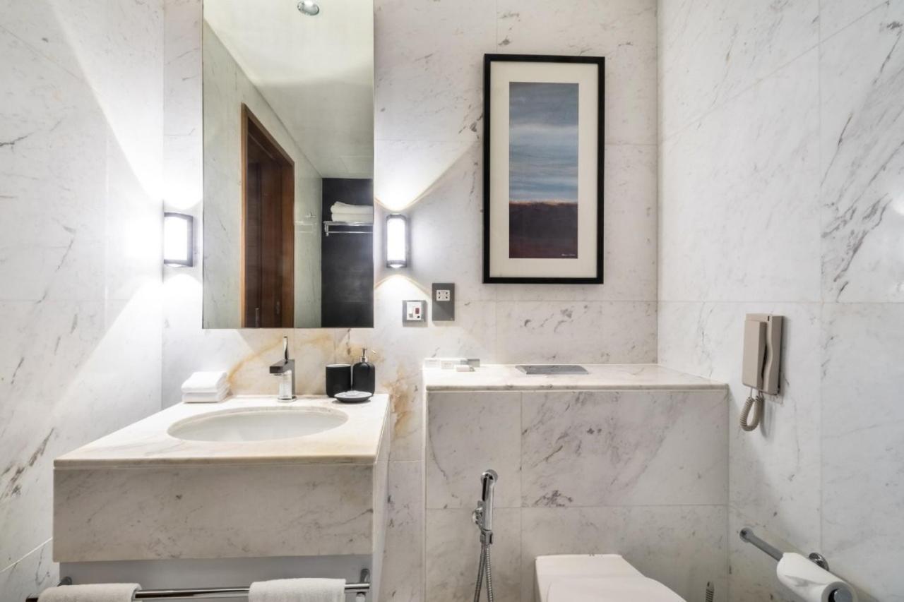 Luxury In Emaar Fashion Avenue Apartment *