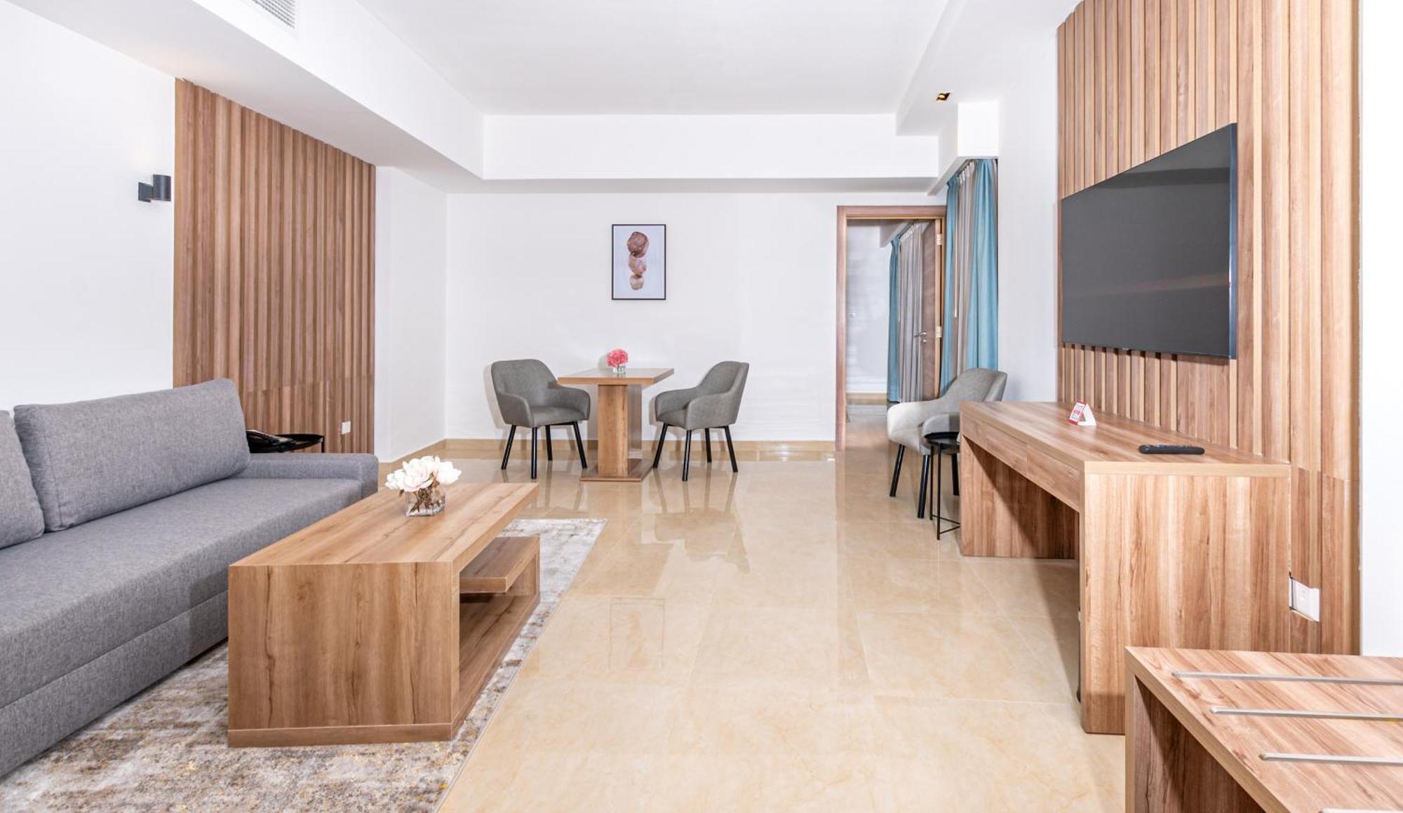 Aparthotel Pyramisa *