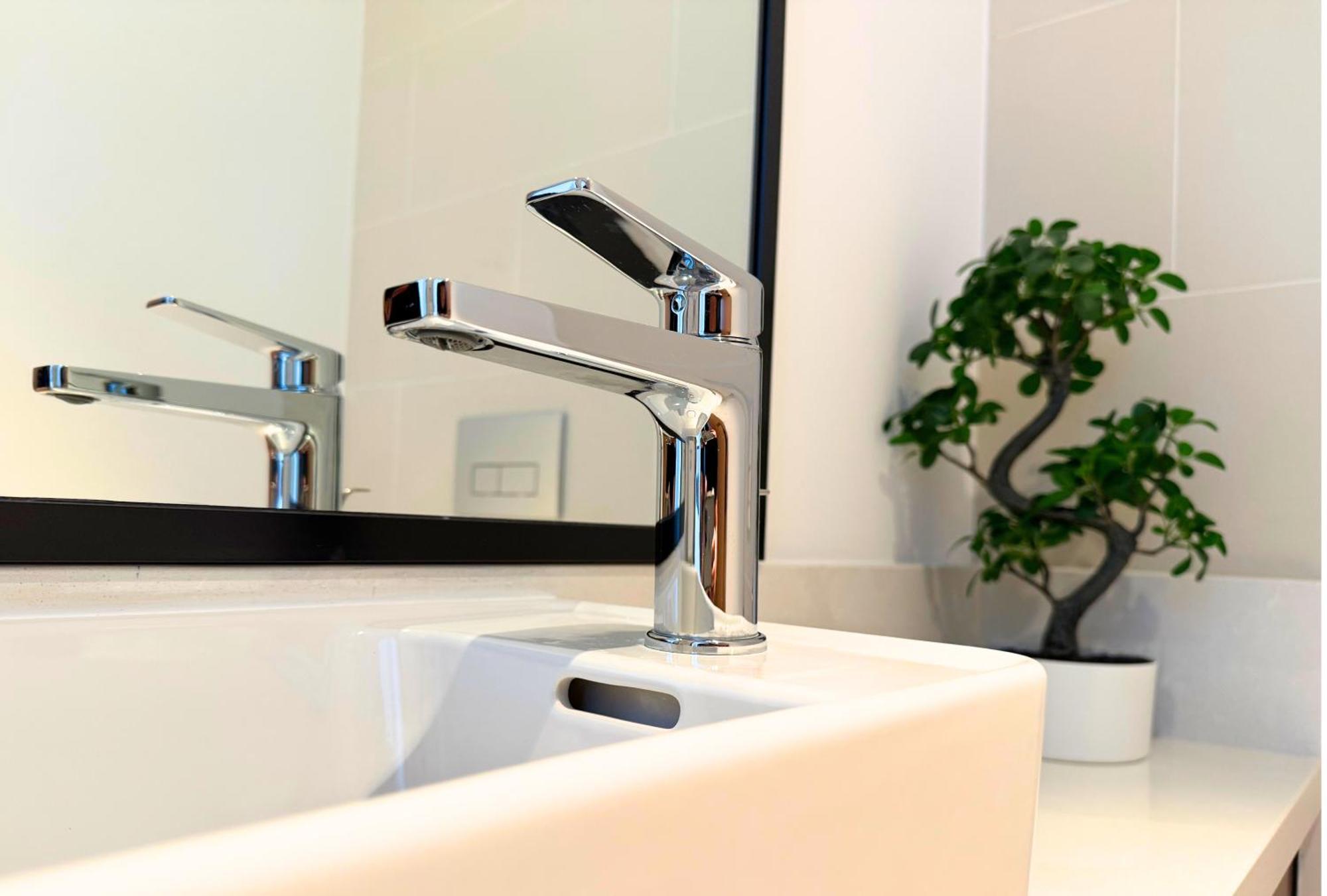 Eden's Homes & - Vida Marina Residences * Dubai