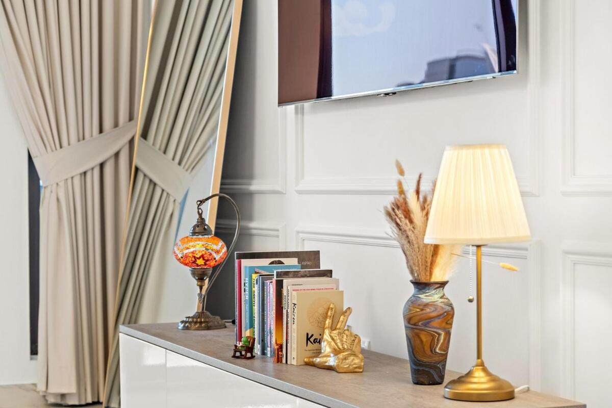 Apartment First Class 1br Iconic Luxury *